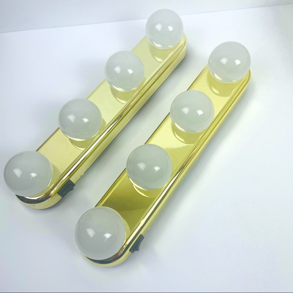 Two vanity mirror lights! Brand new!